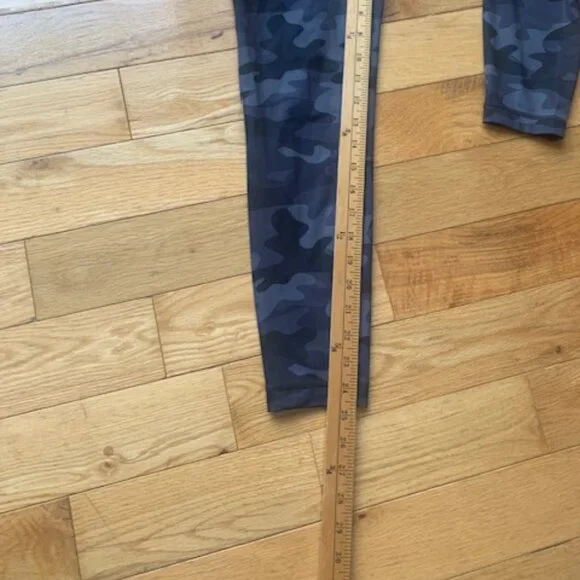 Lole black camo high-rise leggings in size Small (S/P). - Picture 7 of 10